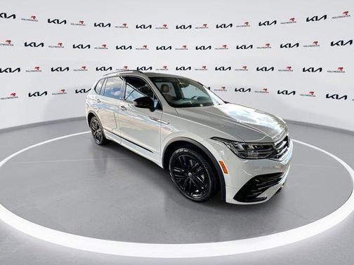 2022 Volkswagen Tiguan 2.0T SE R-Line Black