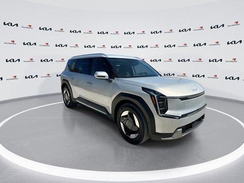 Ivory Silver 2026 Kia EV9 Wind