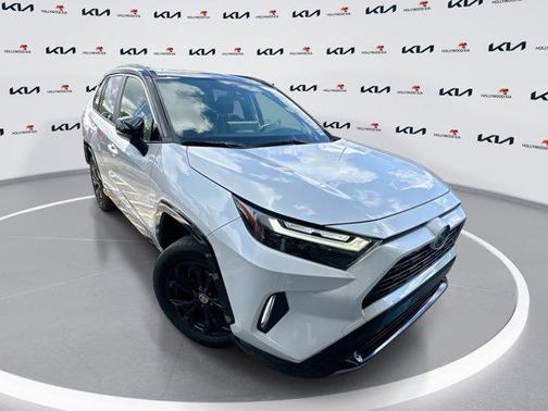 2023 Toyota RAV4 Hybrid SE
