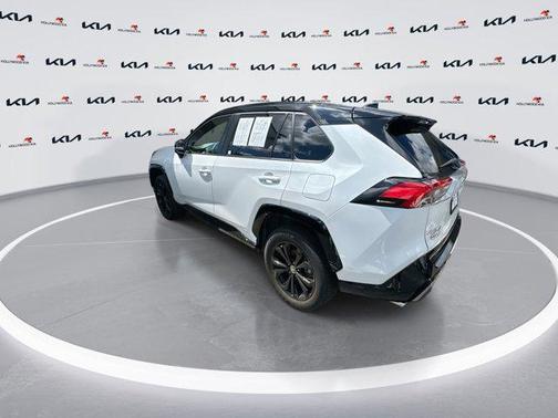 2023 Toyota RAV4 Hybrid SE