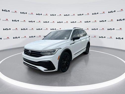 2022 Volkswagen Tiguan 2.0T SE R-Line Black