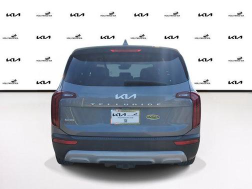 2022 Kia Telluride LX