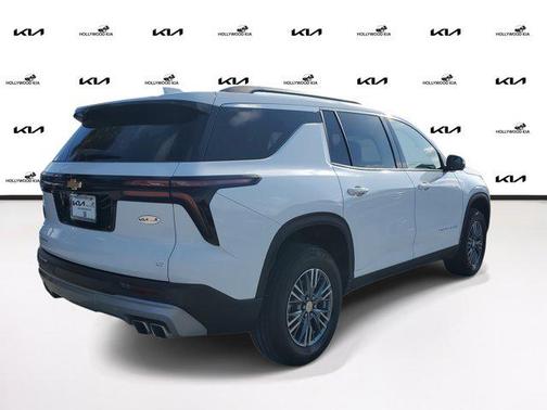 2024 Chevrolet Traverse LT
