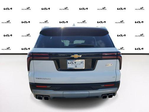 2024 Chevrolet Traverse LT