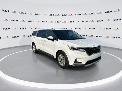 Snow White Pearl 2022 Kia Carnival LXS