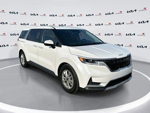 Snow White Pearl 2022 Kia Carnival LXS