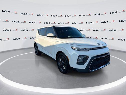 Snow White Pearl 2021 Kia Soul S