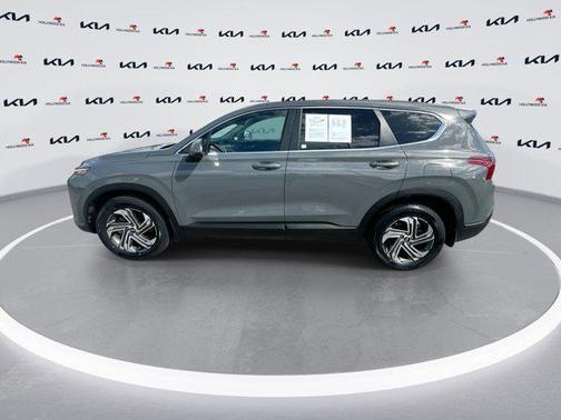 2022 Hyundai SANTA FE SE