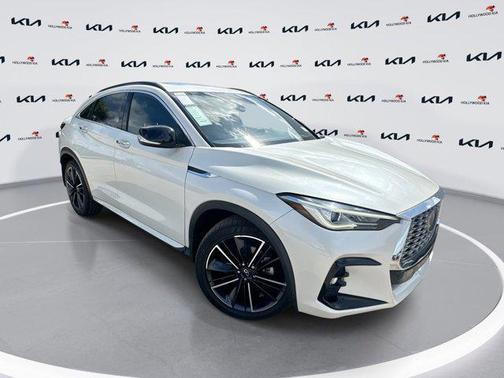 2022 INFINITI QX55 LUXE