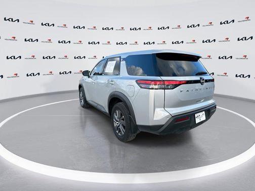 2024 Nissan Pathfinder S FWD