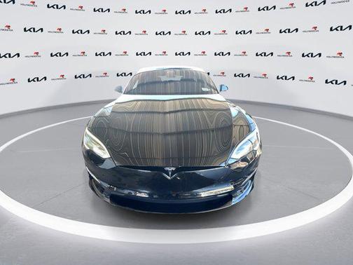2022 Tesla Model S Plaid