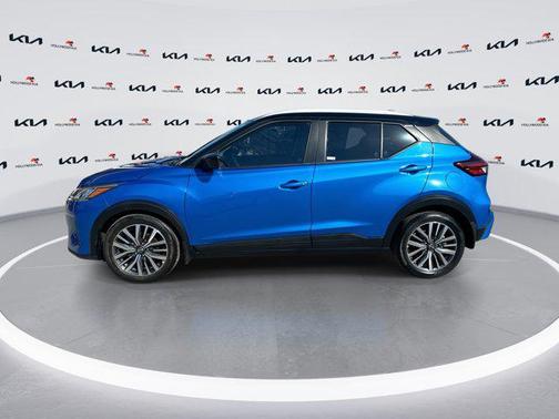 Electric Blue/Super Black 2022 Nissan Kicks SV