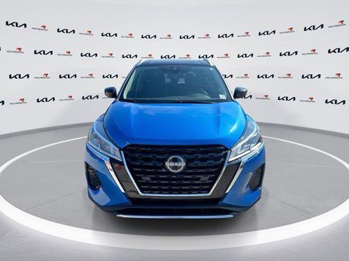 Electric Blue/Super Black 2022 Nissan Kicks SV