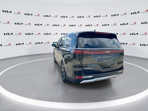 2023 Kia Carnival EX