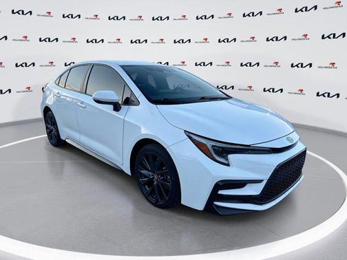 Ice Cap 2023 Toyota Corolla SE