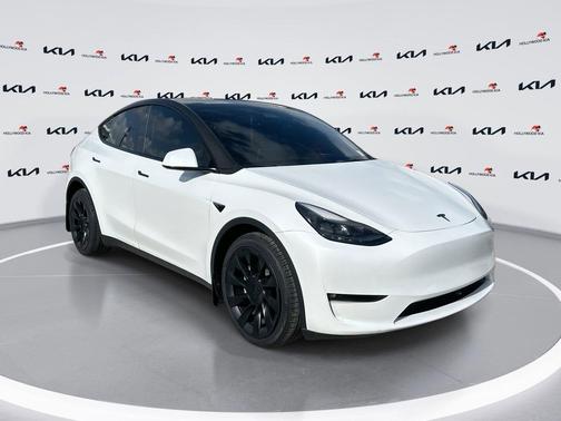 Pearl White Multi-Coat 2023 Tesla Model Y Long Range Dual Motor All-Wheel Drive