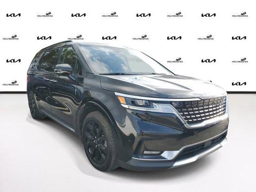 2022 Kia Carnival SX