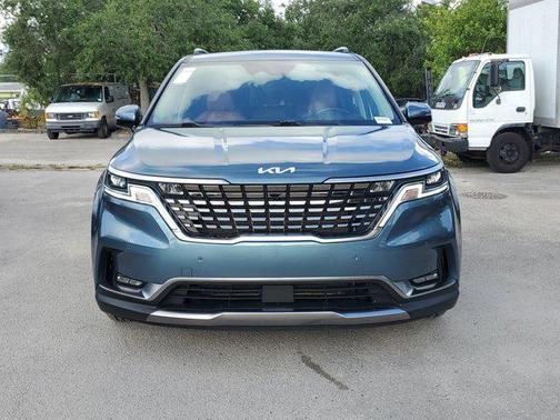 2023 Kia Carnival SX