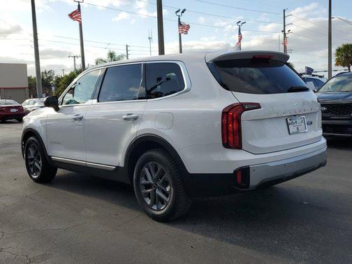 2024 Kia Telluride LX