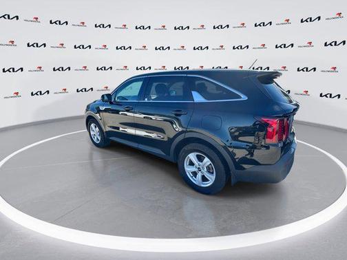 2022 Kia Sorento LX
