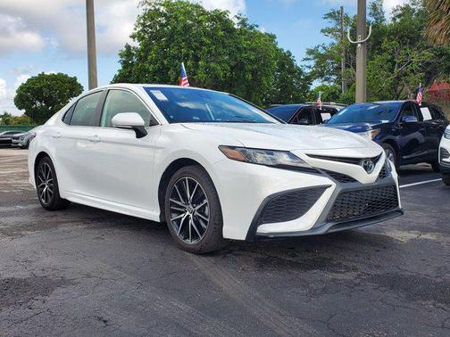 2023 Toyota Camry SE