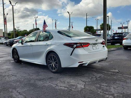 2023 Toyota Camry SE