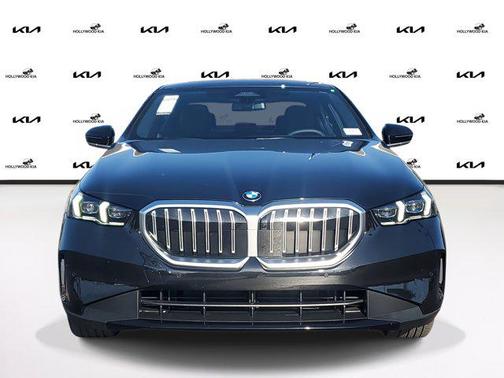 2025 BMW 530 i