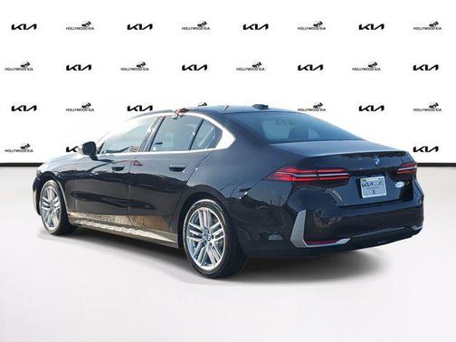 2025 BMW 530 i