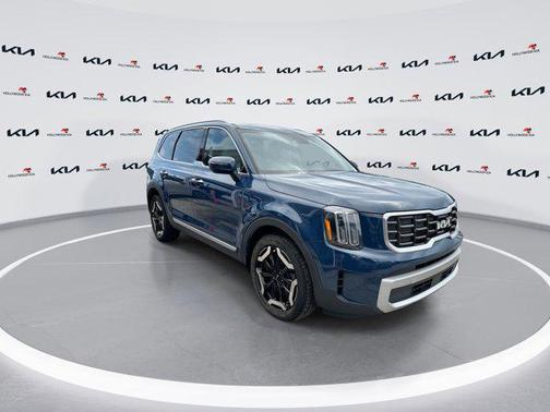 Midnight Lake Blue 2023 Kia Telluride S