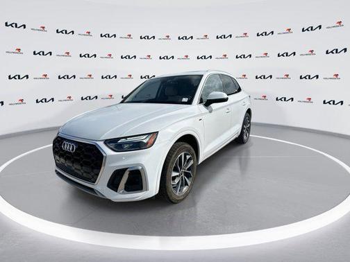 Glacier White Metallic 2023 Audi Q5 45 S line Premium