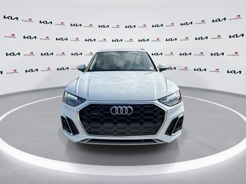 Glacier White Metallic 2023 Audi Q5 45 S line Premium