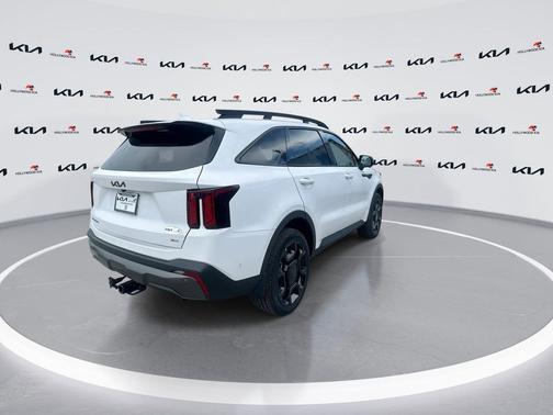 Glacial White Pearl 2025 Kia Sorento SX