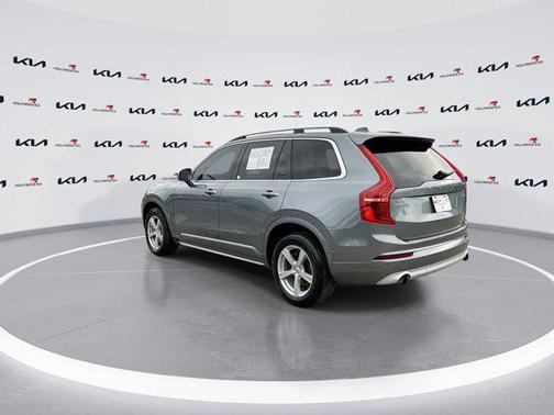2019 Volvo XC90 T5 Momentum