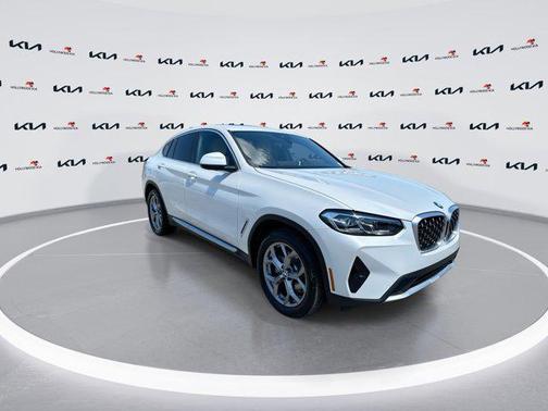 White Metallic 2025 BMW X4 xDrive30i
