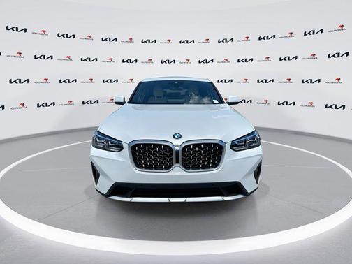 White Metallic 2025 BMW X4 xDrive30i