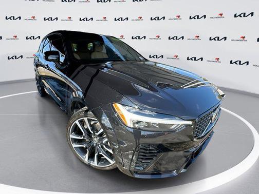 2024 Volvo XC60 Recharge Plug-In Hybrid T8 Ultimate Dark Theme