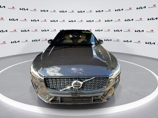 2024 Volvo XC60 Recharge Plug-In Hybrid T8 Ultimate Dark Theme