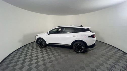 Glacial White Pearl 2026 Kia Sportage SX-Prestige