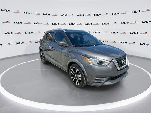 Gun Metallic 2019 Nissan Kicks SV