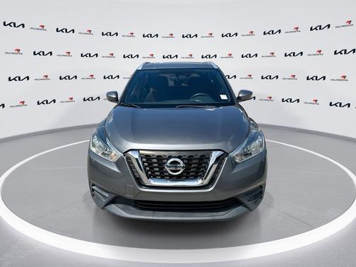 Gun Metallic 2019 Nissan Kicks SV