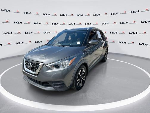 Gun Metallic 2019 Nissan Kicks SV
