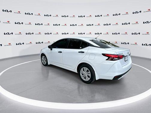 2022 Nissan Versa 1.6 S