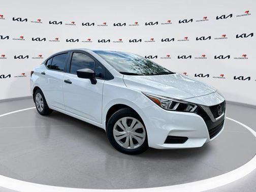 2022 Nissan Versa 1.6 S