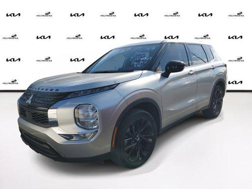 2022 Mitsubishi Outlander SE