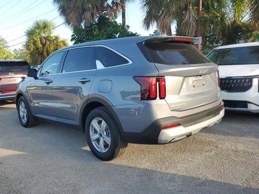2025 Kia Sorento LX