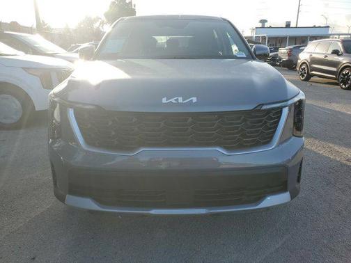 2025 Kia Sorento LX
