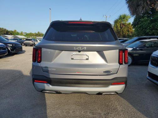 2025 Kia Sorento LX