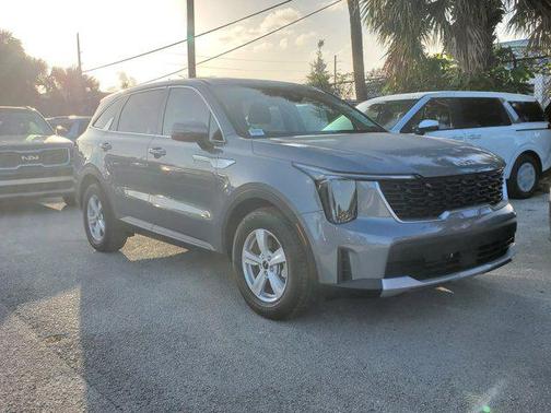 2025 Kia Sorento LX