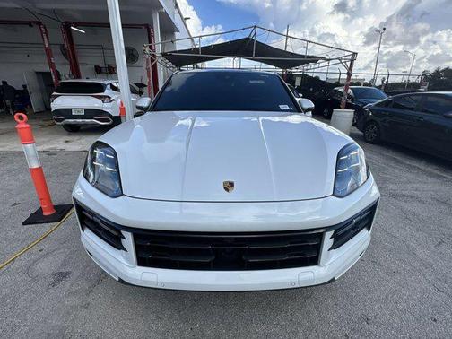 2024 Porsche Cayenne S