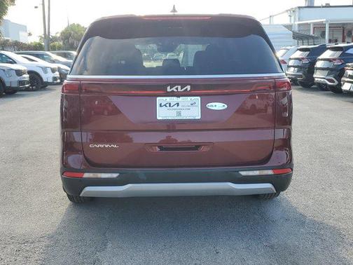 2023 Kia Carnival LX